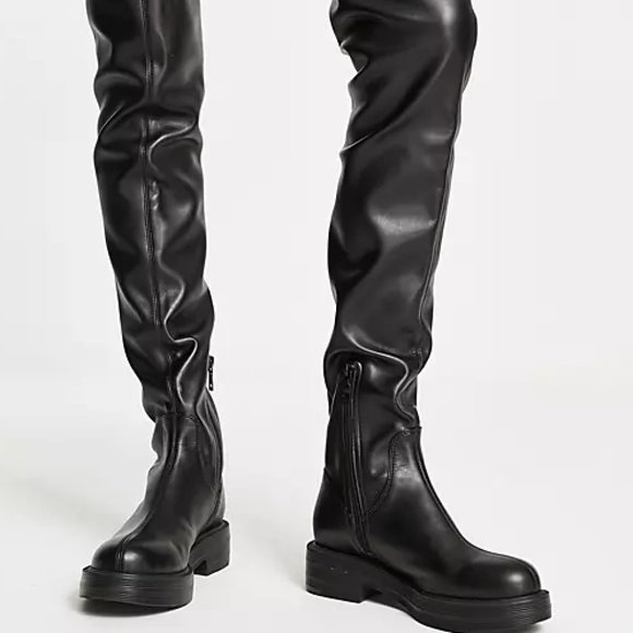 99% NEW MOSCHINO OVER THE KNEE BOOTS, SIZE 38 - Picture 1 of 10